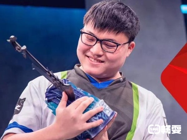 Uzi就是简自豪